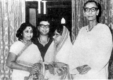 Asha Bhosle, RD Burman, Meera Burman, and SD Burman